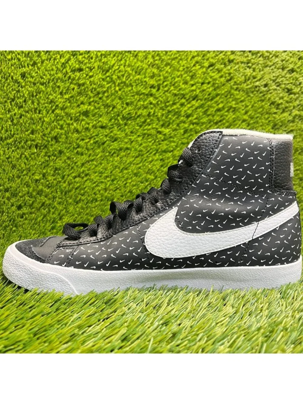 Nike Blazer Mid '77 GS Polka Swoosh Boys Size 7Y Black Athletic Shoes Sneakers